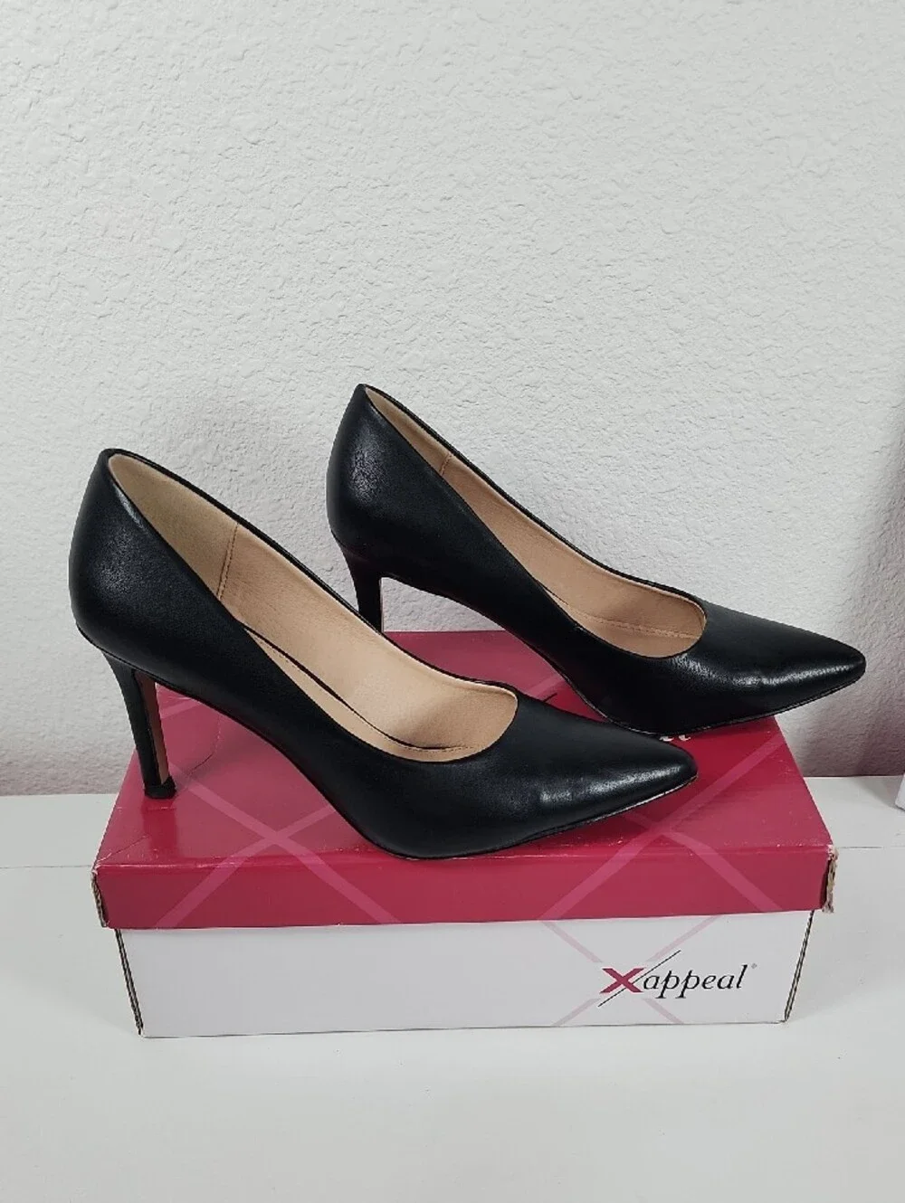 Xappeal Black Pointed-Toe Classic Pumps Size 8M